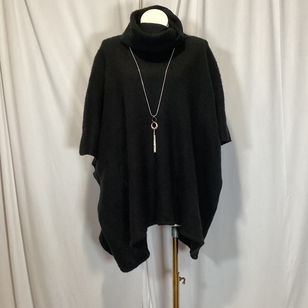1408. Express Black Turtleneck Sweater NWT Size Large